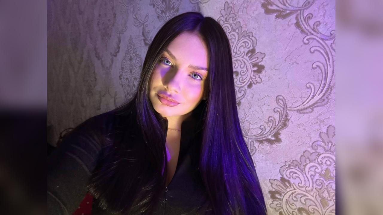 Webcam chat profile for Geneviene: Ask about my Hobbies