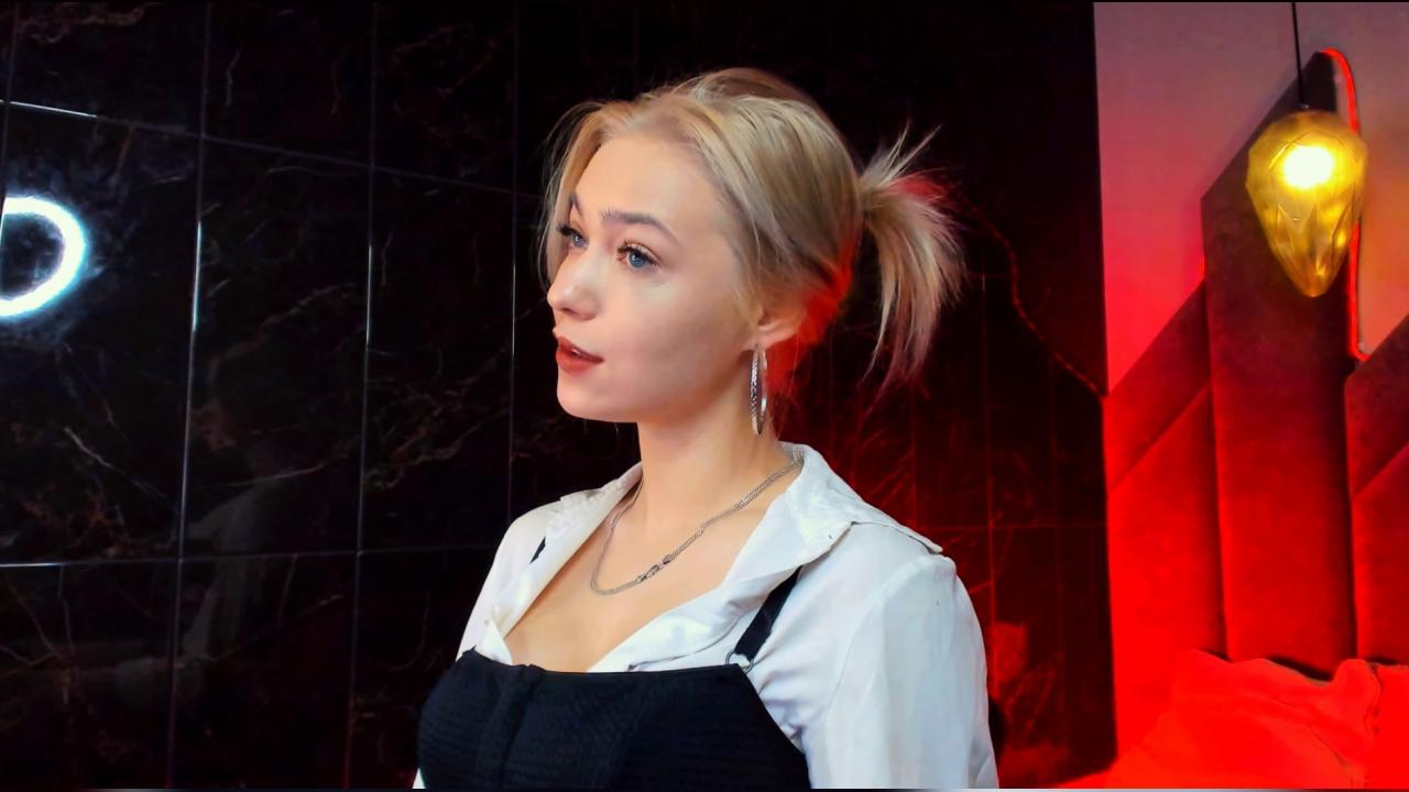 Webcam chat profile for AlysiaSun: Legs, feet & shoes