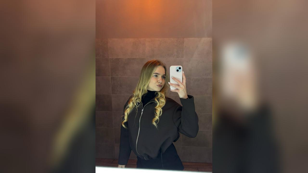 Webcam chat profile for Jessiebell1