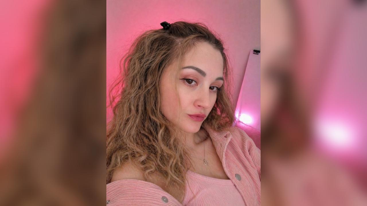 Webcam chat profile for Annabelle: Ask about my Hobbies