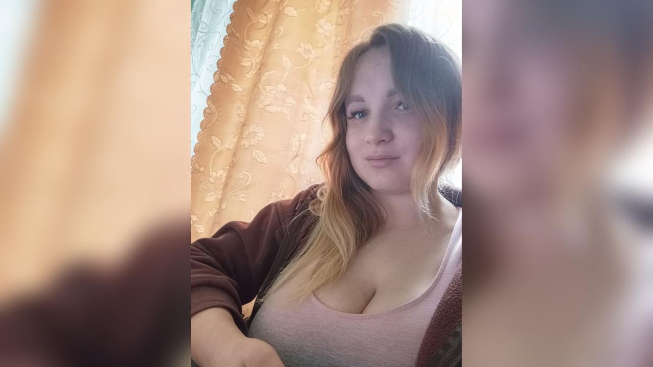 Webcam chat profile for MonikaBeauty