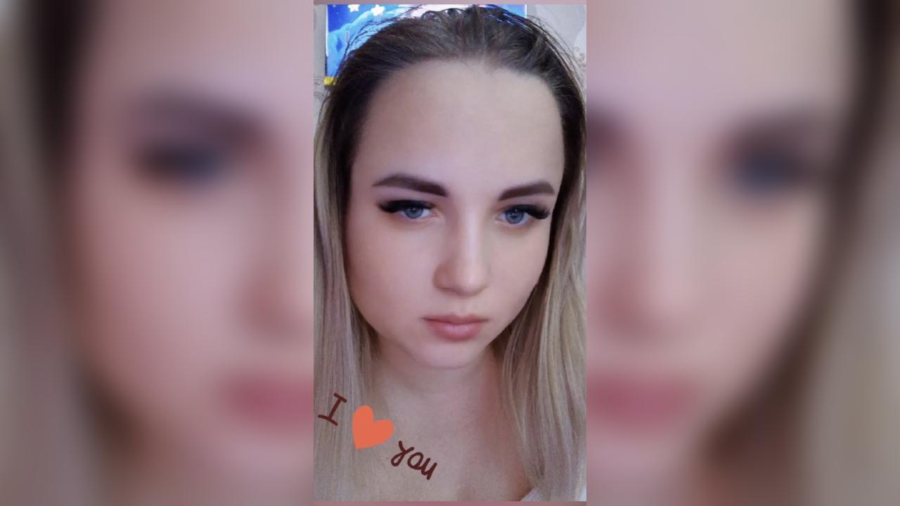 Webcam chat profile for MonikaBeauty