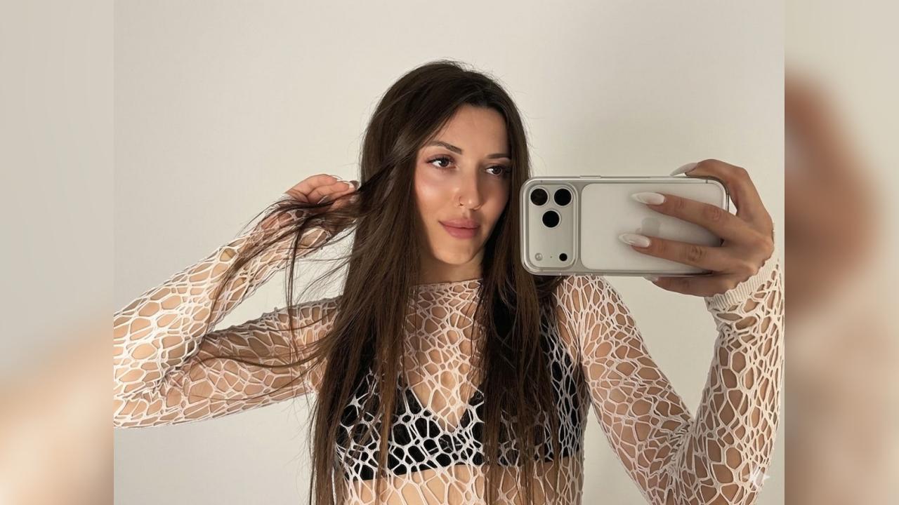 Webcam chat profile for SweetTi: Leather