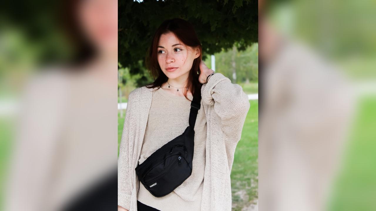 Webcam chat profile for RedCat: Legs, feet & shoes