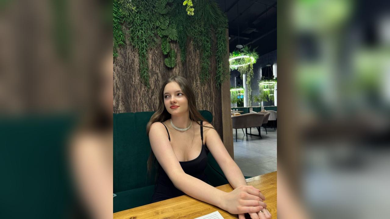 Webcam chat profile for NinaVibes: Ask about my Hobbies