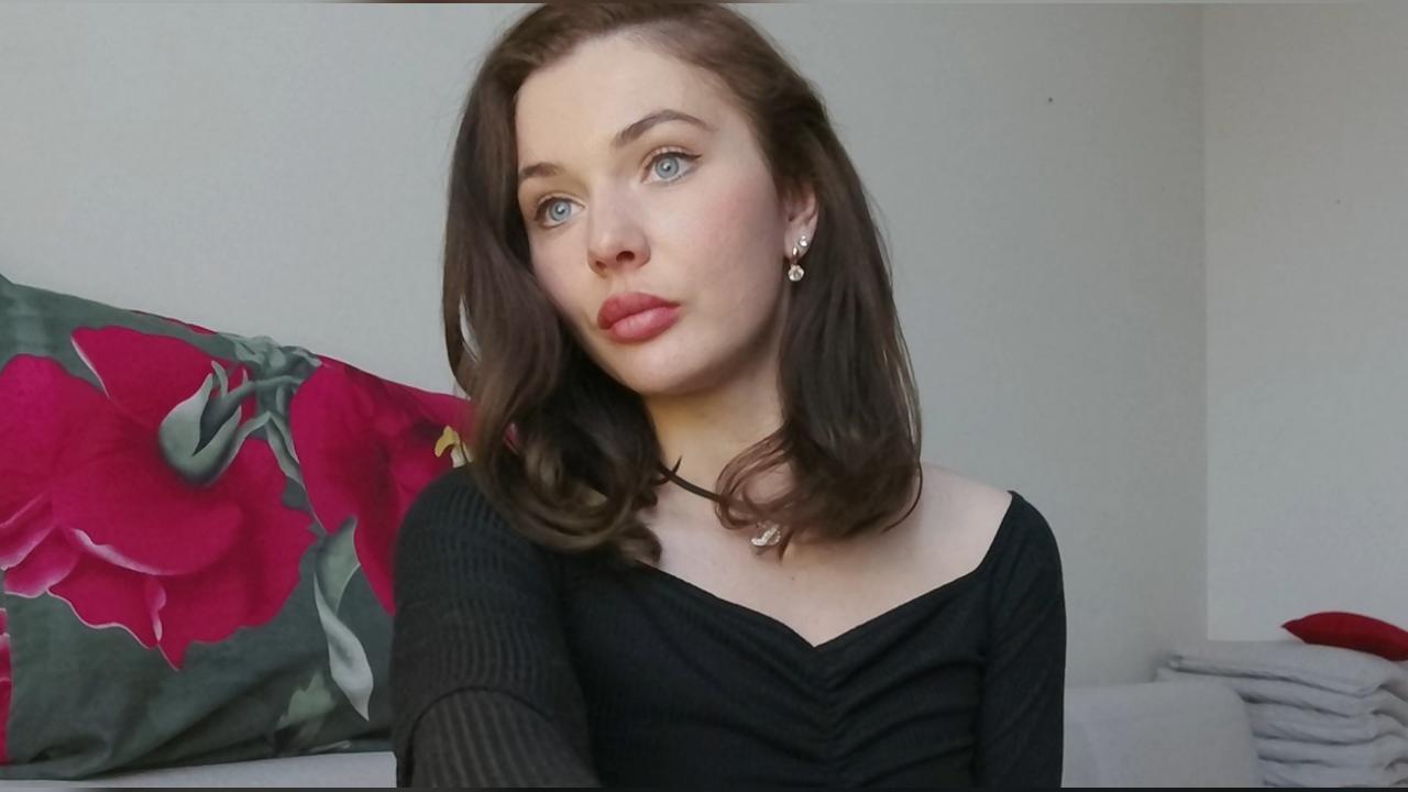 Webcam chat profile for Cuddliesa: Legs, feet & shoes