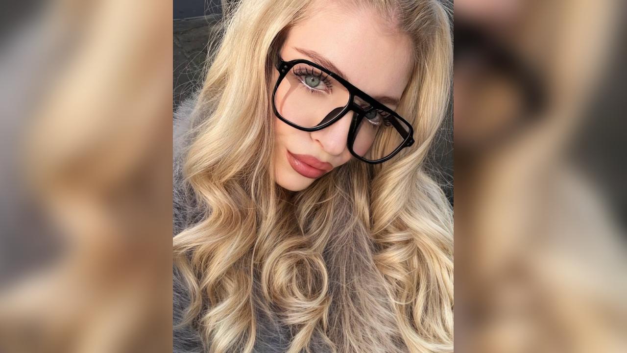 Webcam chat profile for Joliee: Ask about my Hobbies