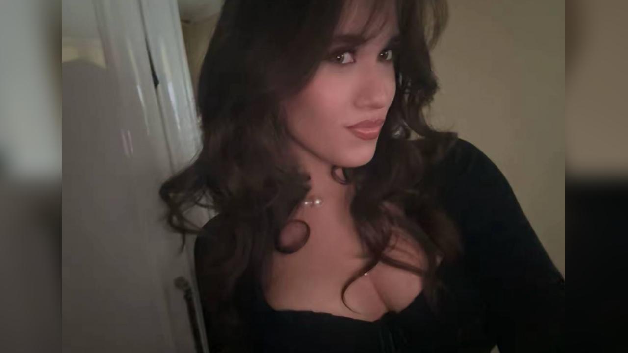 Webcam chat profile for Kireya: Outfits