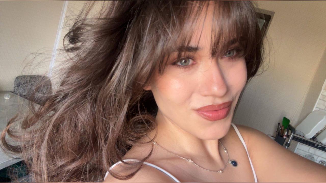 Webcam chat profile for Kireya: Outfits