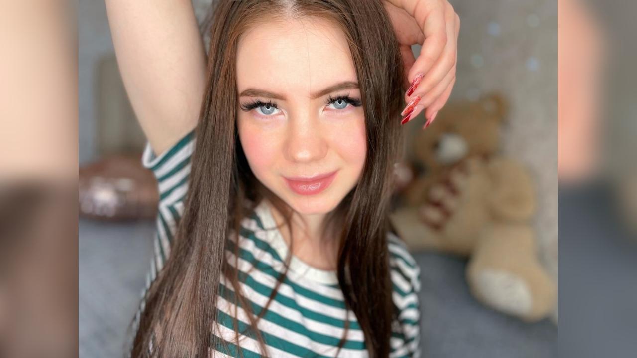 Webcam chat profile for Kendra: Latex & rubber