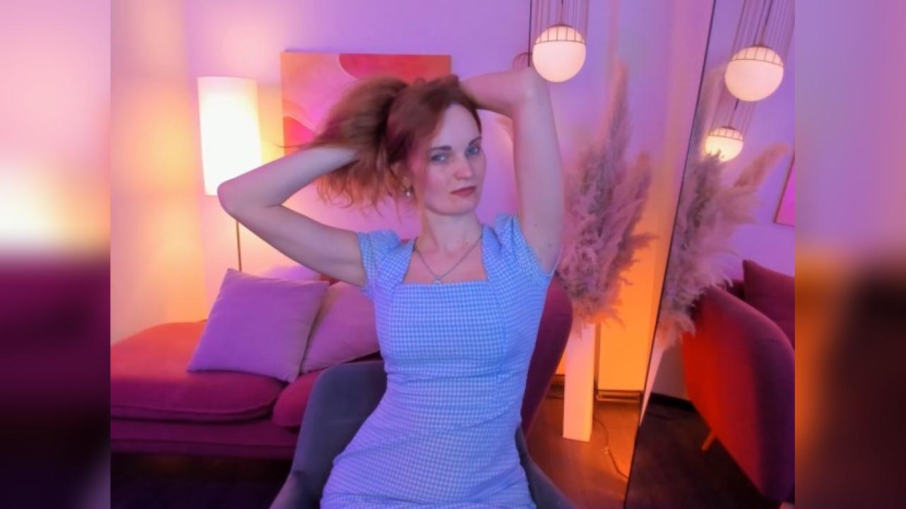 Webcam chat profile for SaraSubtlety: Legs, feet & shoes