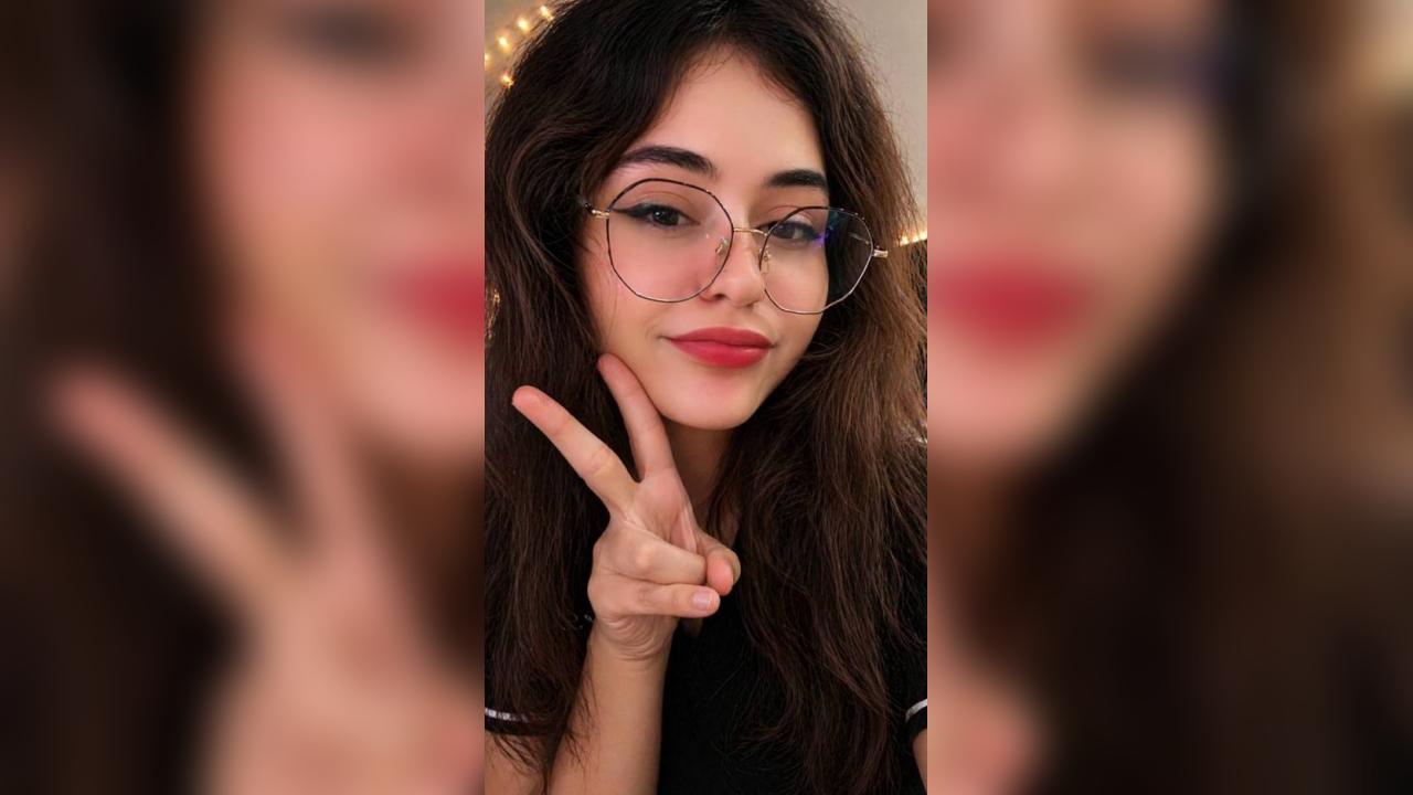 Webcam chat profile for Cyrina: Ask about my Hobbies