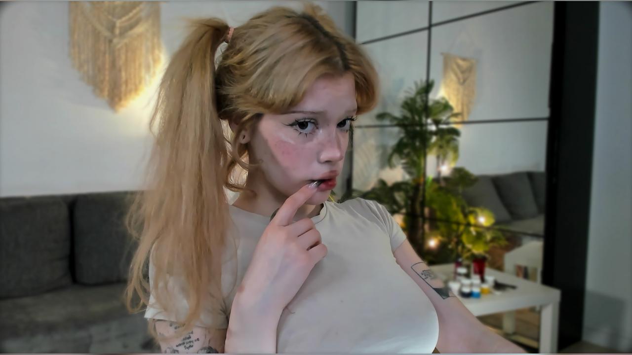 Webcam chat profile for SweetMell: Leather