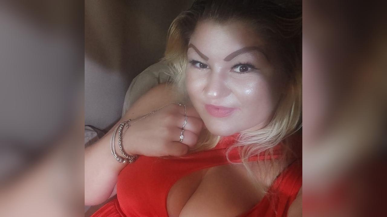 Webcam chat profile for NayaVibe: Outfits