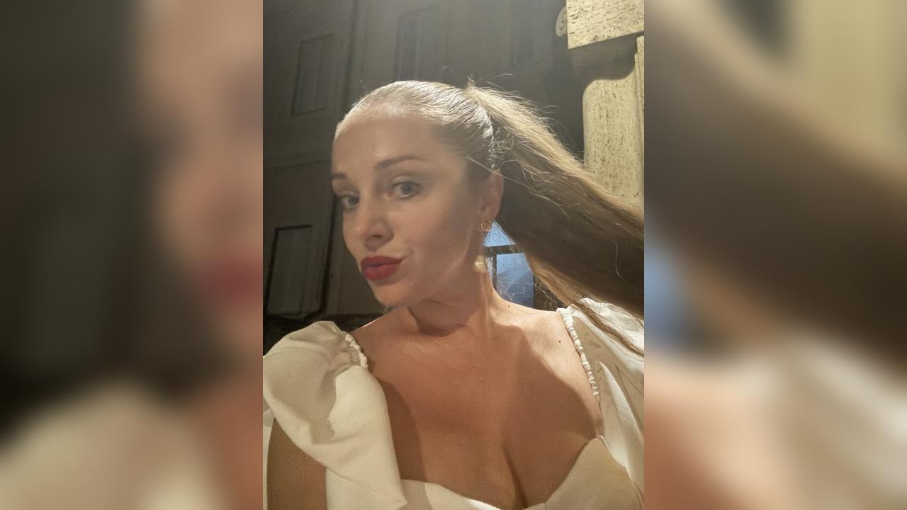 Webcam chat profile for Nerina: Ask about my Hobbies