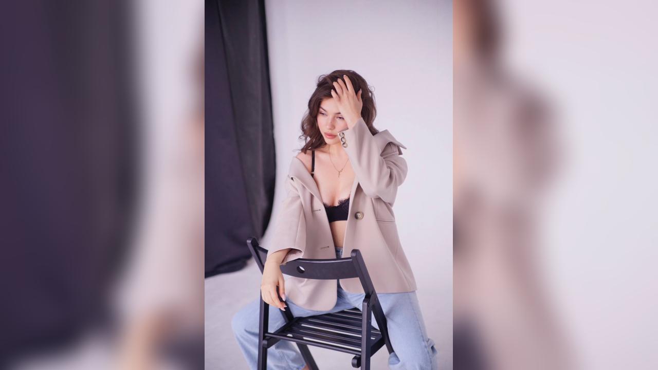 Webcam chat profile for itsmealexxxa: Lingerie & stockings