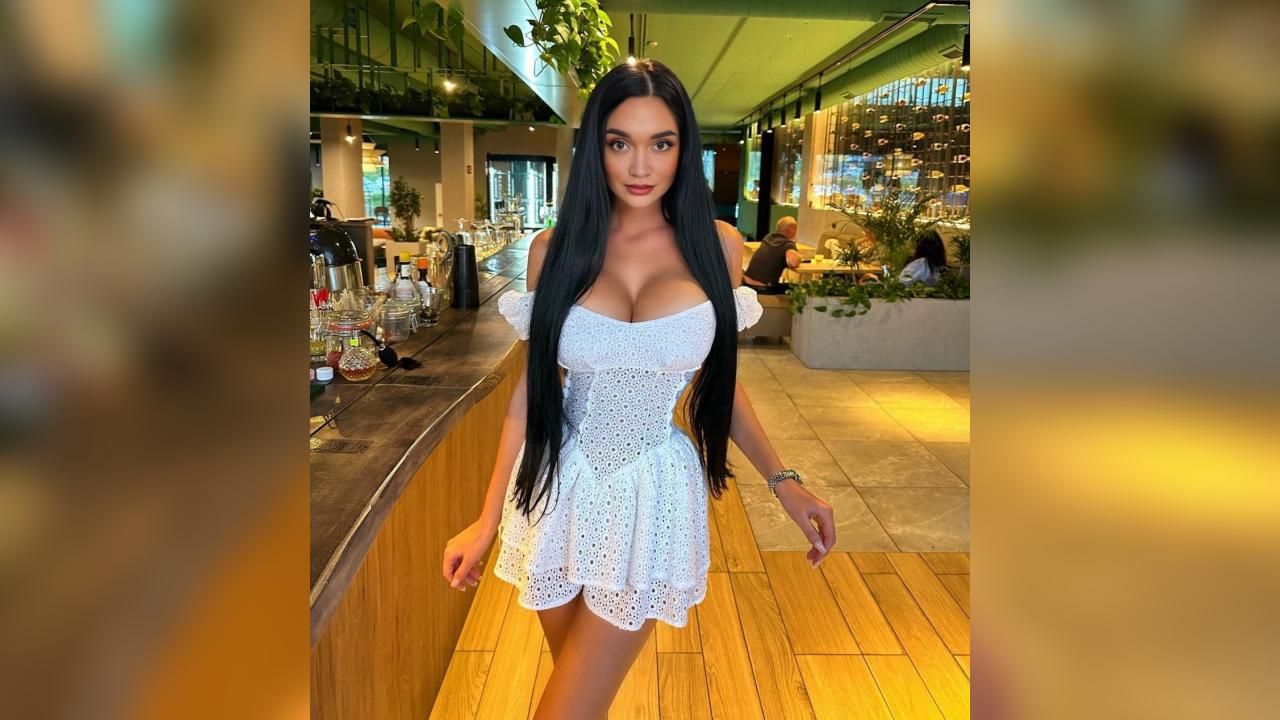 Webcam chat profile for WildDIkiska999: Travel