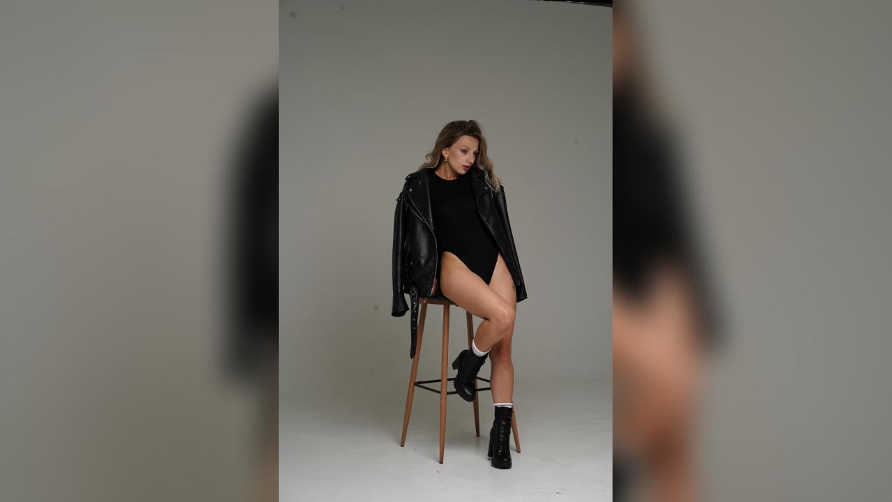 Webcam chat profile for Avelissee