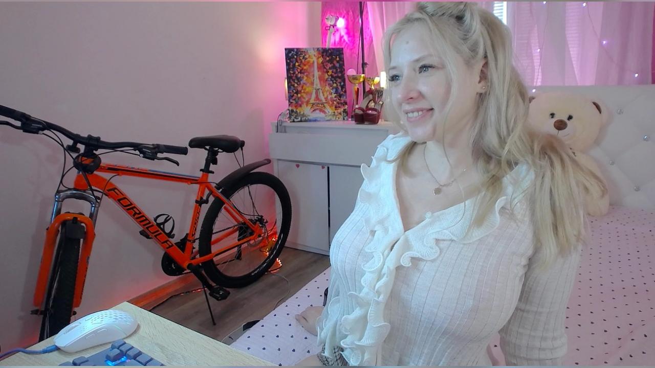 Webcam chat profile for EmillyMiller: Leather