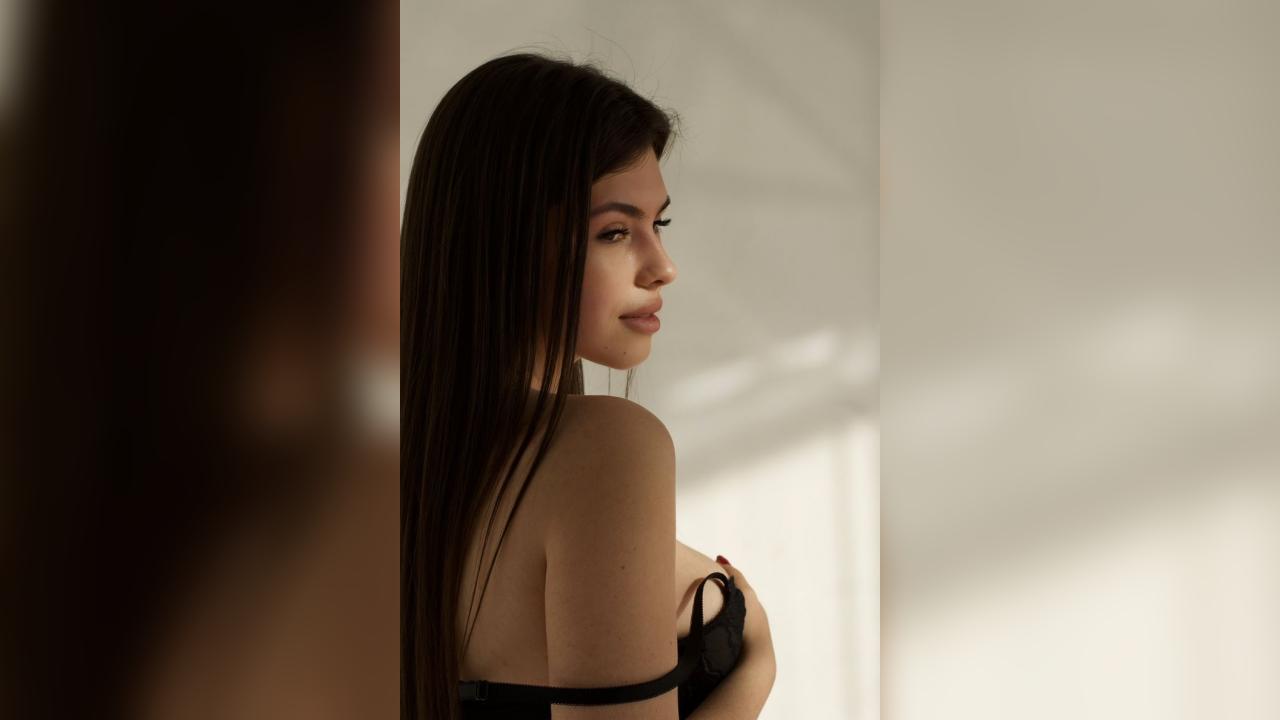 Webcam chat profile for itsmealexxxa: Lingerie & stockings