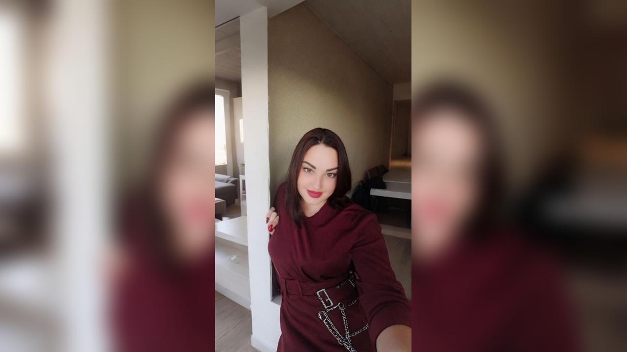 Webcam chat profile for MiraSoft: Outfits