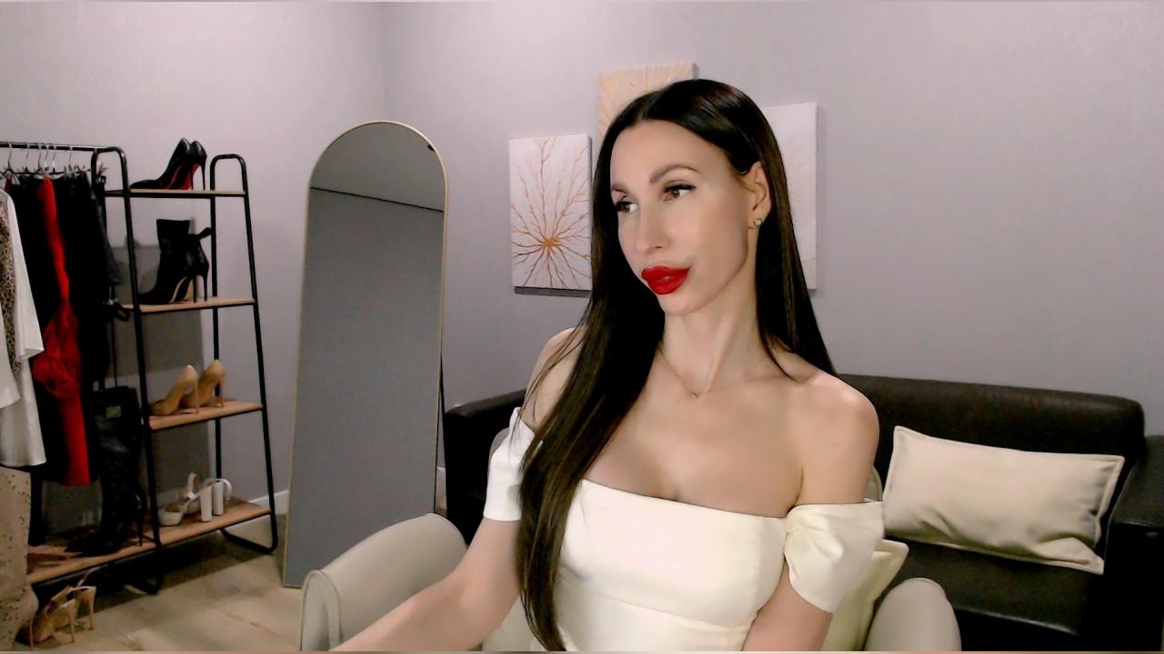Webcam chat profile for EllaSea: Leather