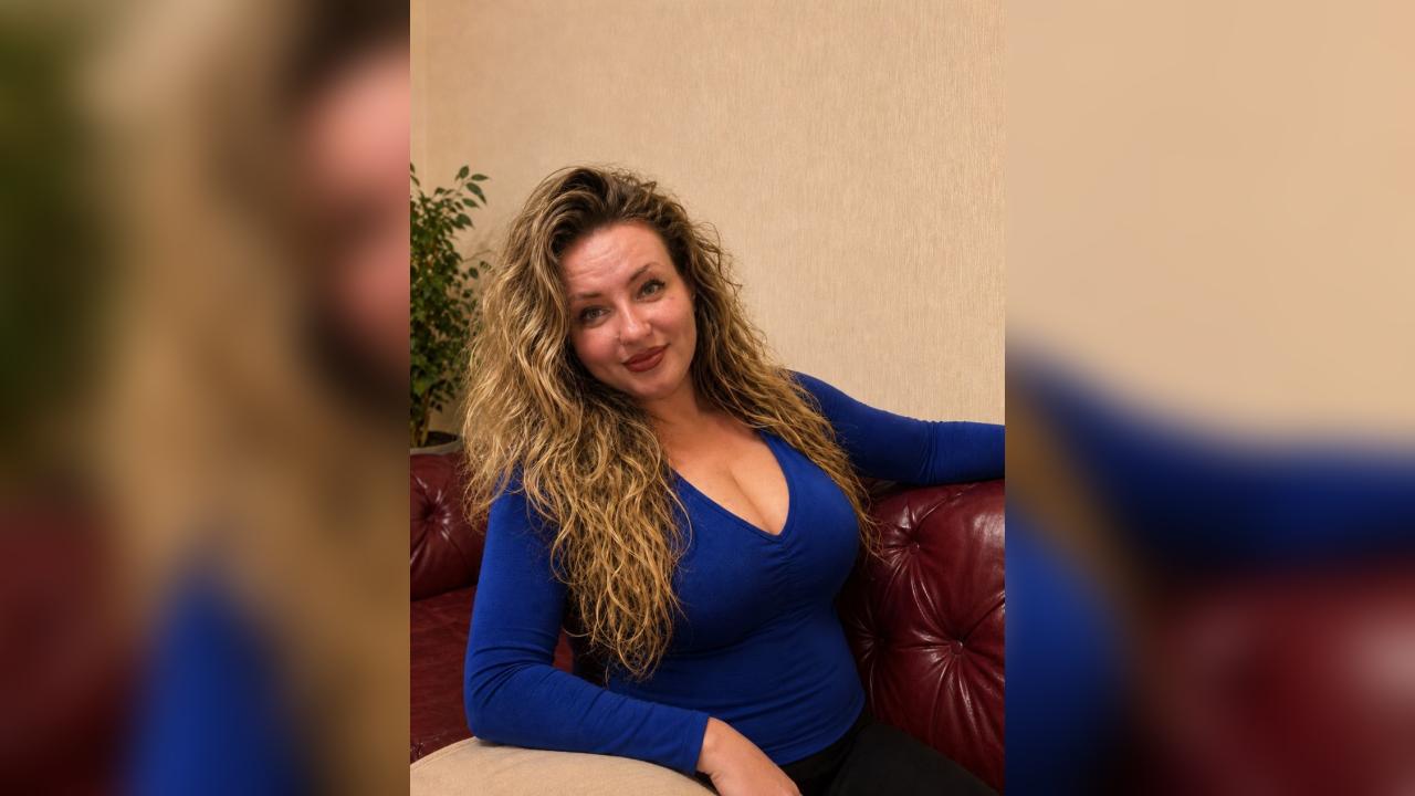 Webcam chat profile for Honelia: Ask about my Hobbies