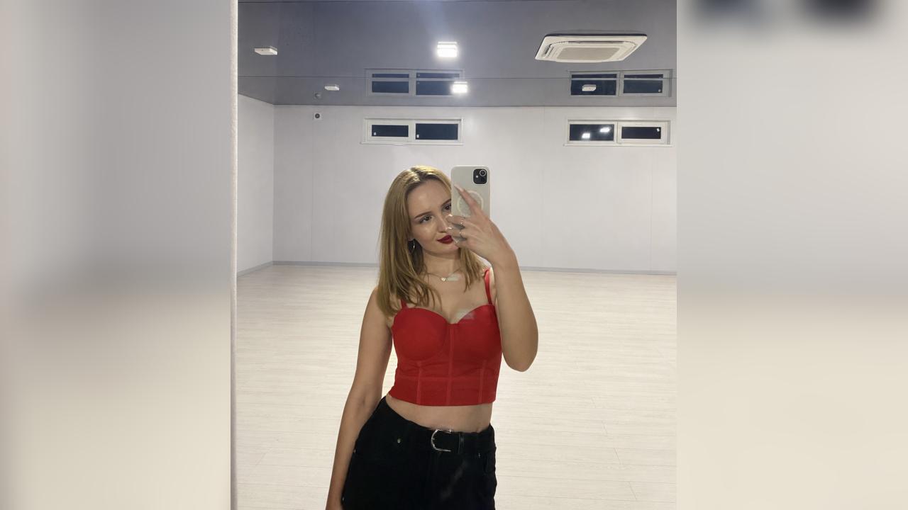 Webcam chat profile for Rerlissea: Ask about my Hobbies