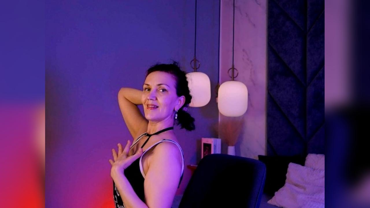 Webcam chat profile for IreneMarlow: Leather