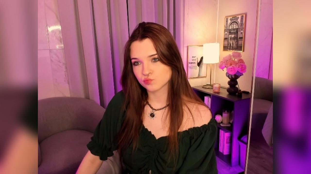 Webcam chat profile for StarryLia: Legs, feet & shoes