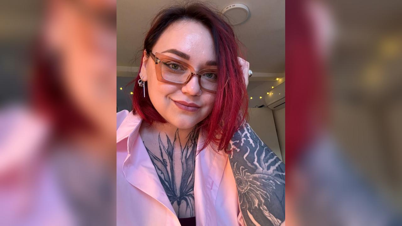 Webcam chat profile for TrueAlice: Travel
