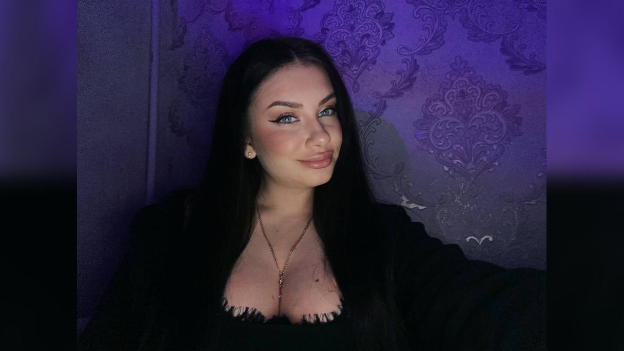 Webcam chat profile for Geneviene: Ask about my Hobbies
