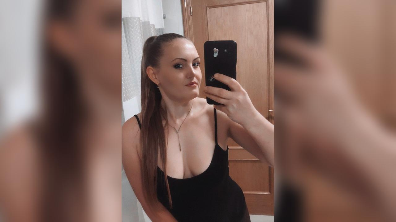 Webcam chat profile for MissLilix: Ask about my other interests