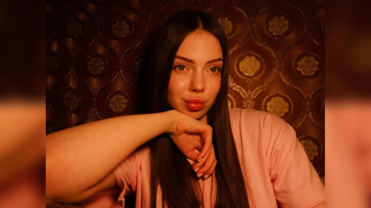 Webcam chat profile for 1Doll