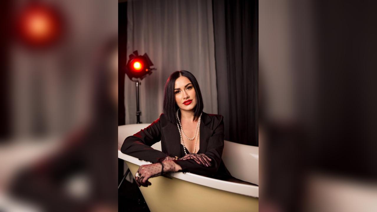 Webcam chat profile for O1riana: Ask about my Hobbies