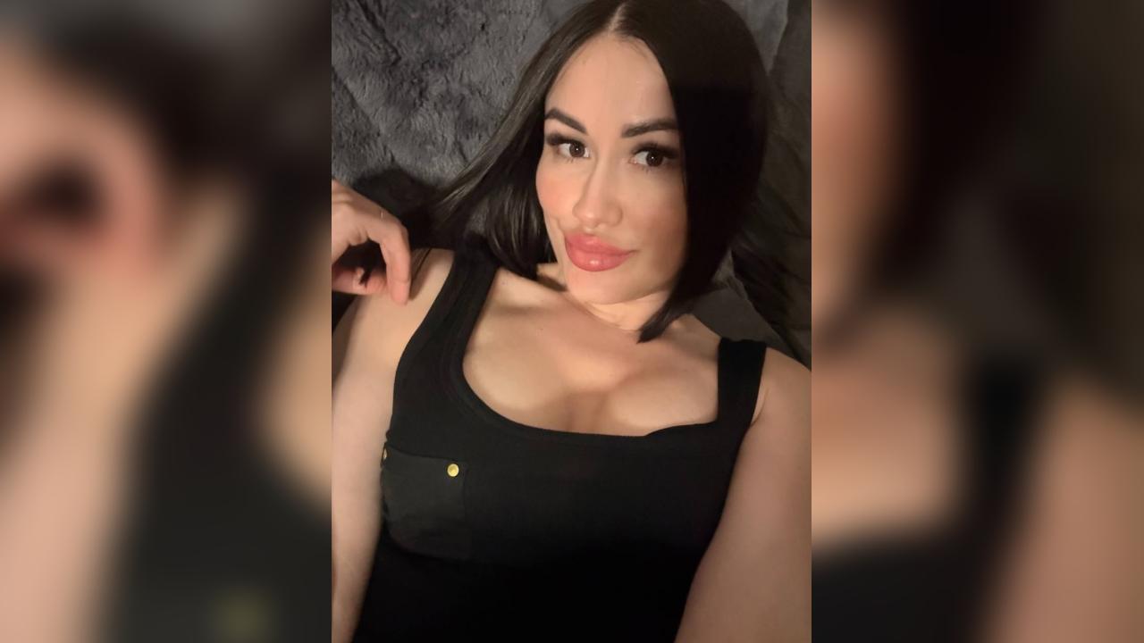 Webcam chat profile for O1riana: Ask about my Hobbies