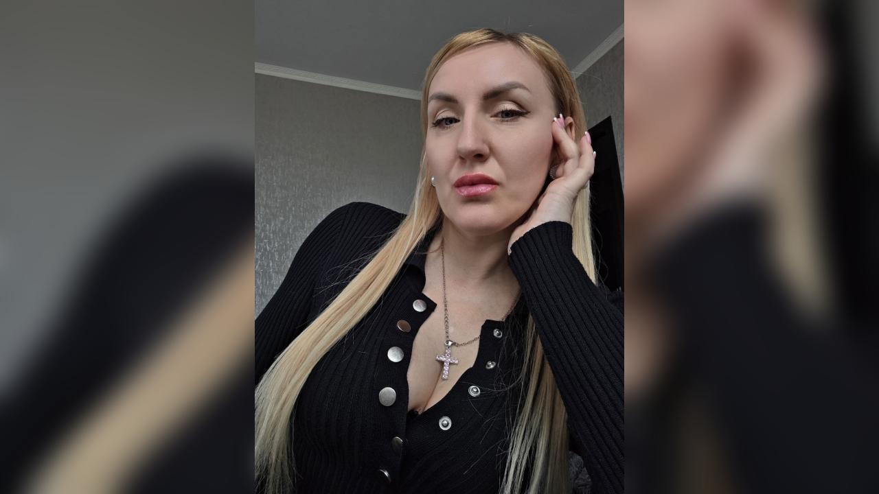 Webcam chat profile for Verlisse: Ask about my Hobbies