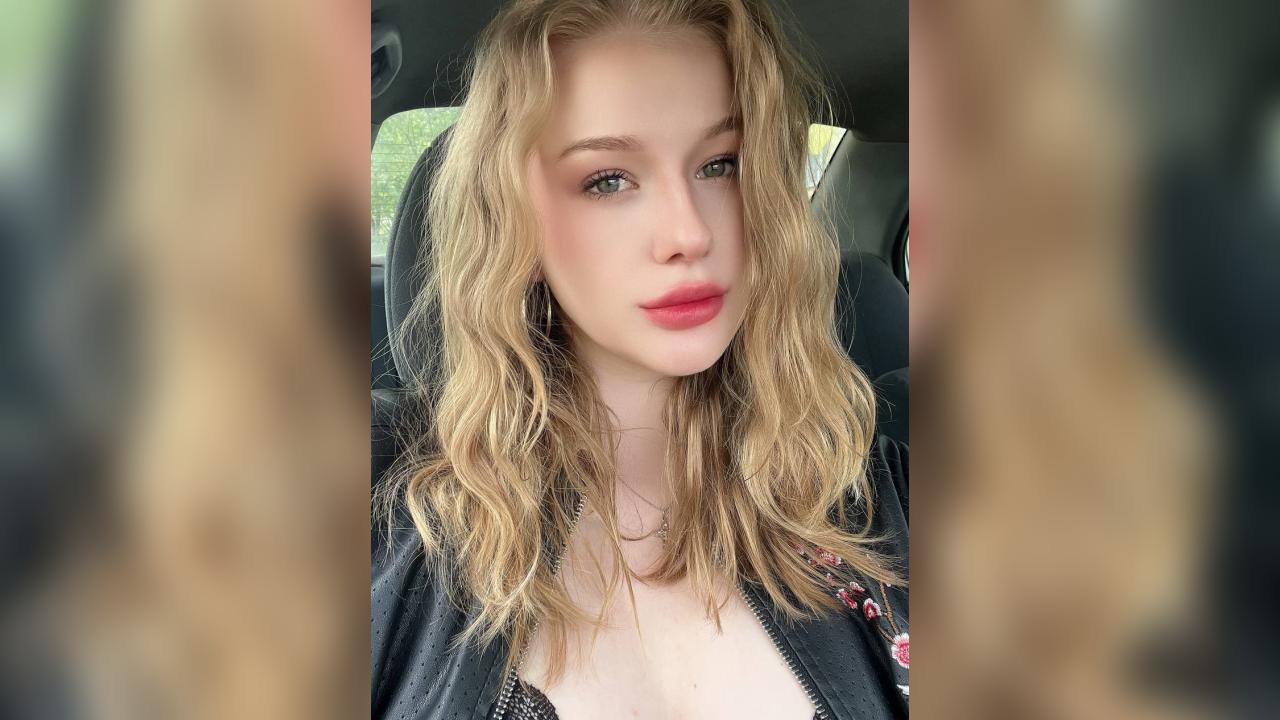Webcam chat profile for Vayra: Ask about my Hobbies