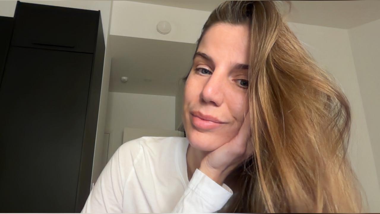 Webcam chat profile for VelvetVelora: Dancing
