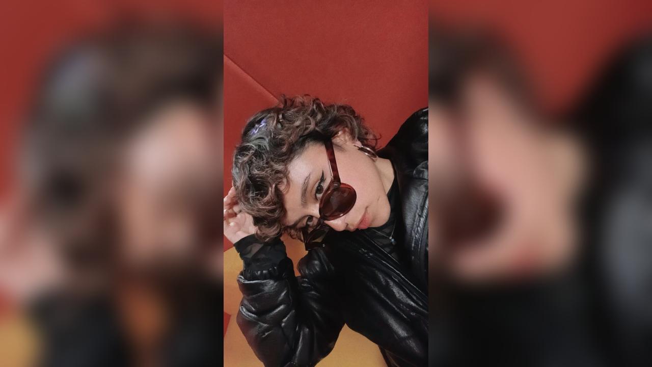 Webcam chat profile for Lusiana: Kissing