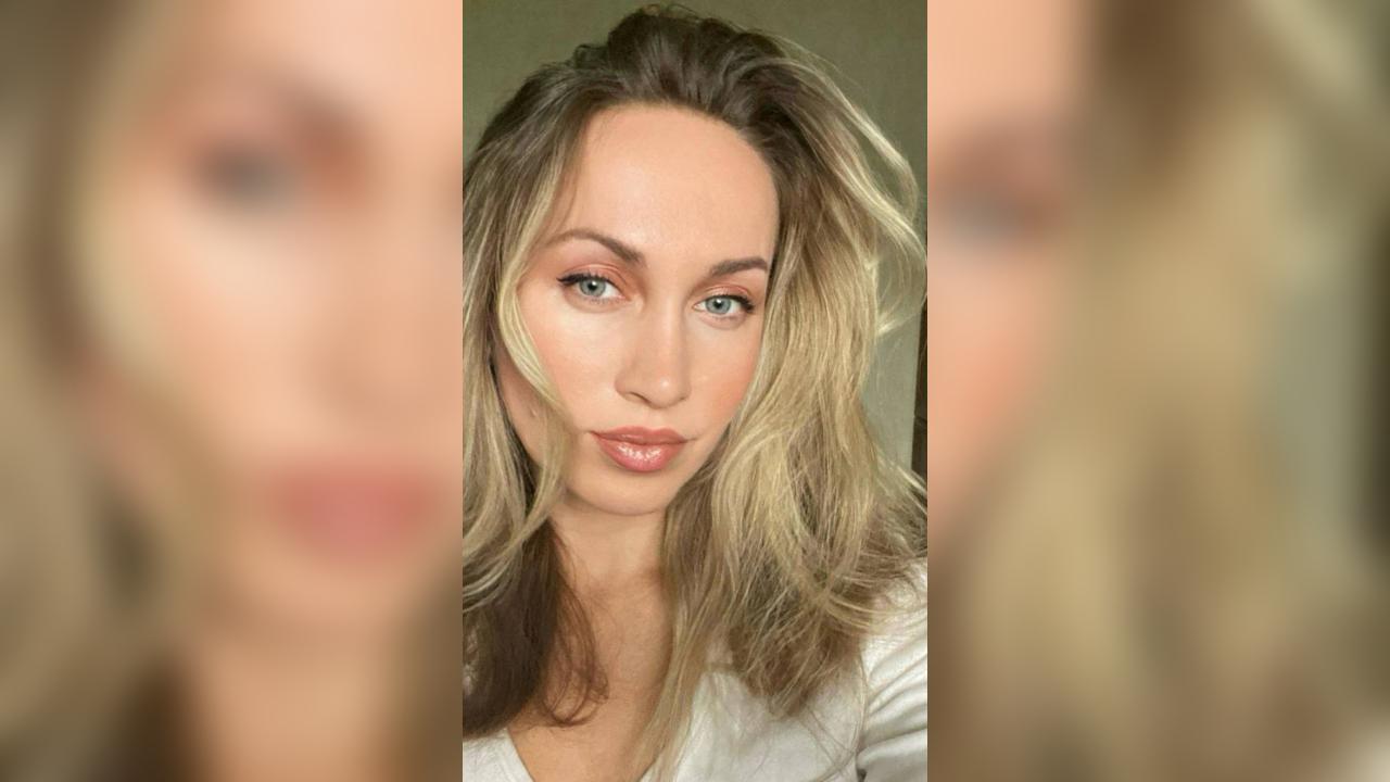 Webcam chat profile for Alicia3: Exercise