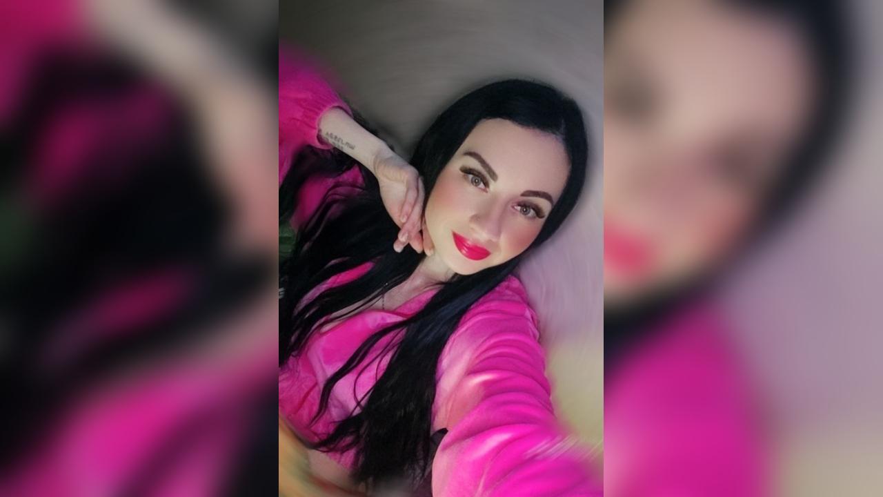 Webcam chat profile for Bravielle: Ask about my Hobbies