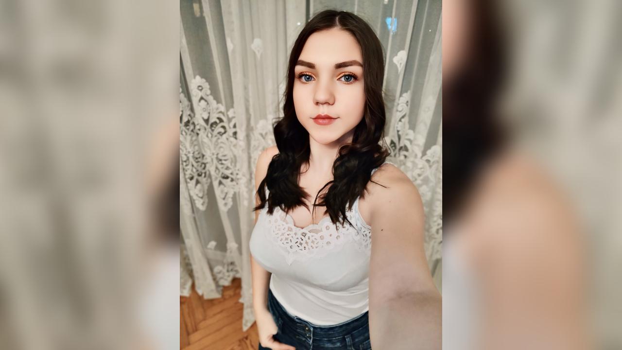 Webcam chat profile for olyaa2234