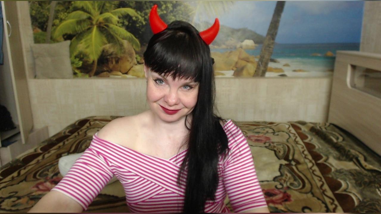 Webcam chat profile for Destinybbb: Bondage & discipline