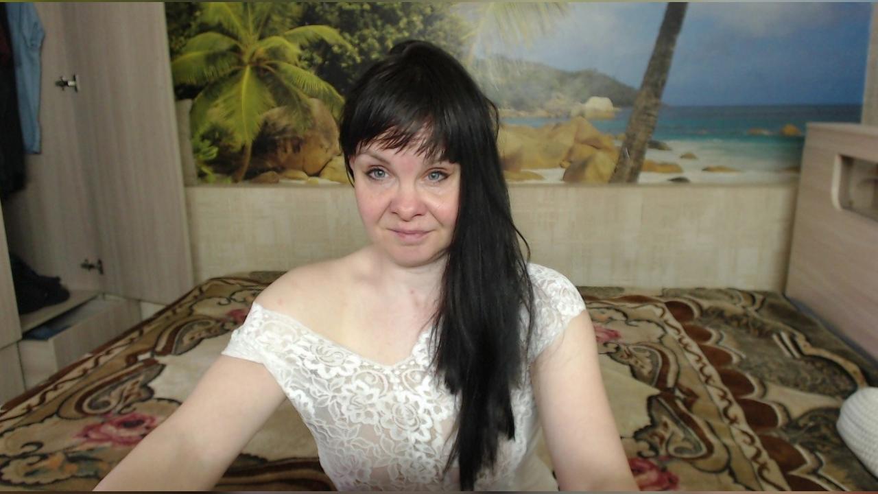 Webcam chat profile for Destinybbb: Bondage & discipline