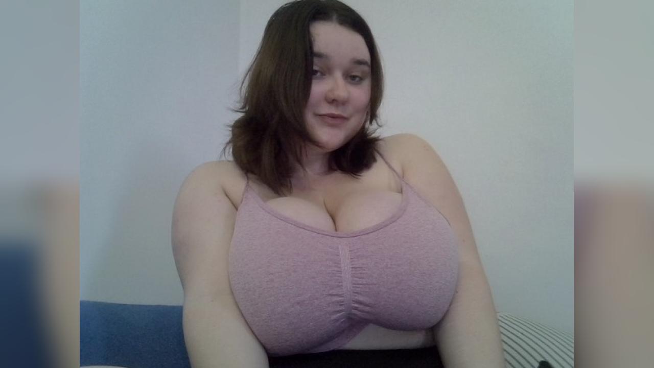Webcam chat profile for Zelavie