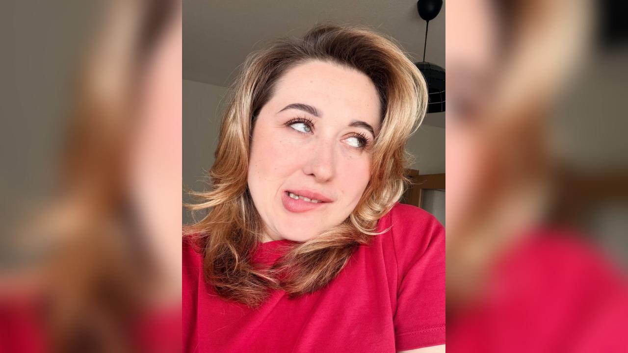 Webcam chat profile for Caliora: Ask about my Hobbies