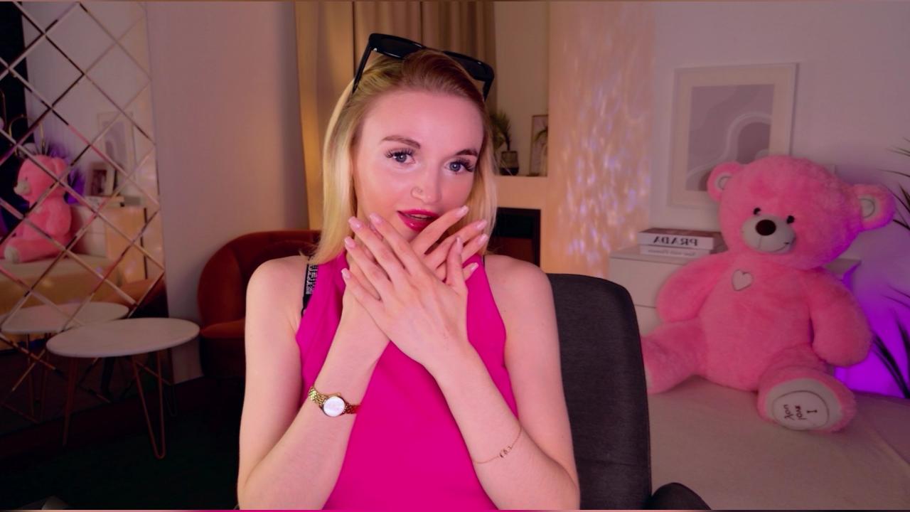 Webcam chat profile for MilaLux: Legs, feet & shoes