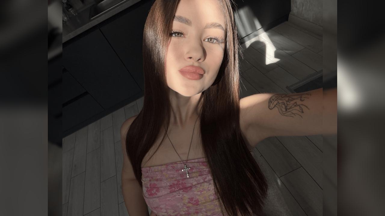 Webcam chat profile for ColdDesire