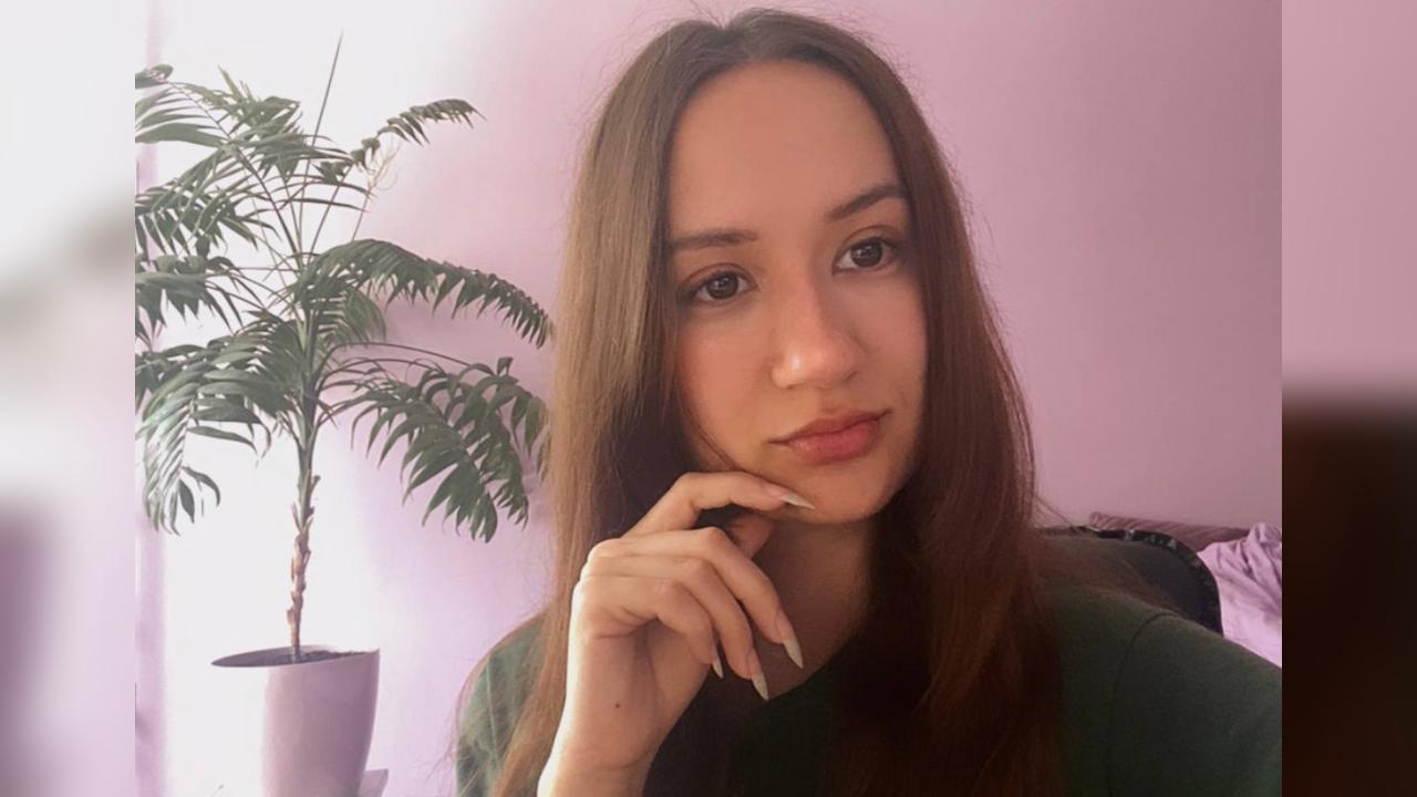 Webcam chat profile for AdorableKatty: Legs, feet & shoes